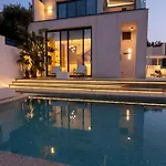 Ventus - A Luxury Sea View Retreat In