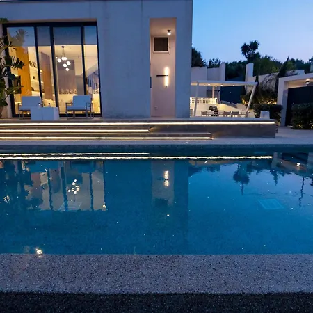 Ventus - A Luxury Sea View Retreat In Villa *