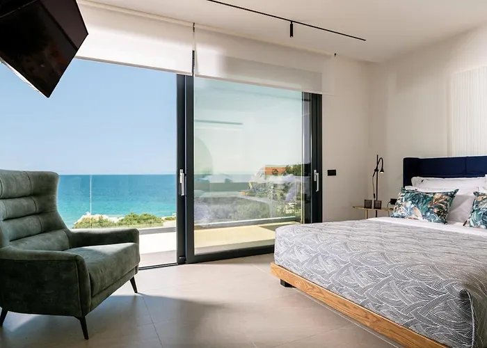 Ventus - A Luxury Sea View Retreat In *